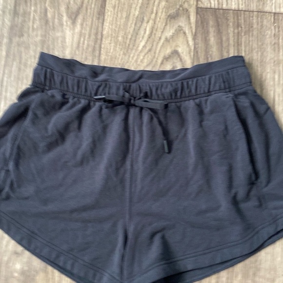 Lululemon Inner Glow Shorts Black - Picture 3 of 7